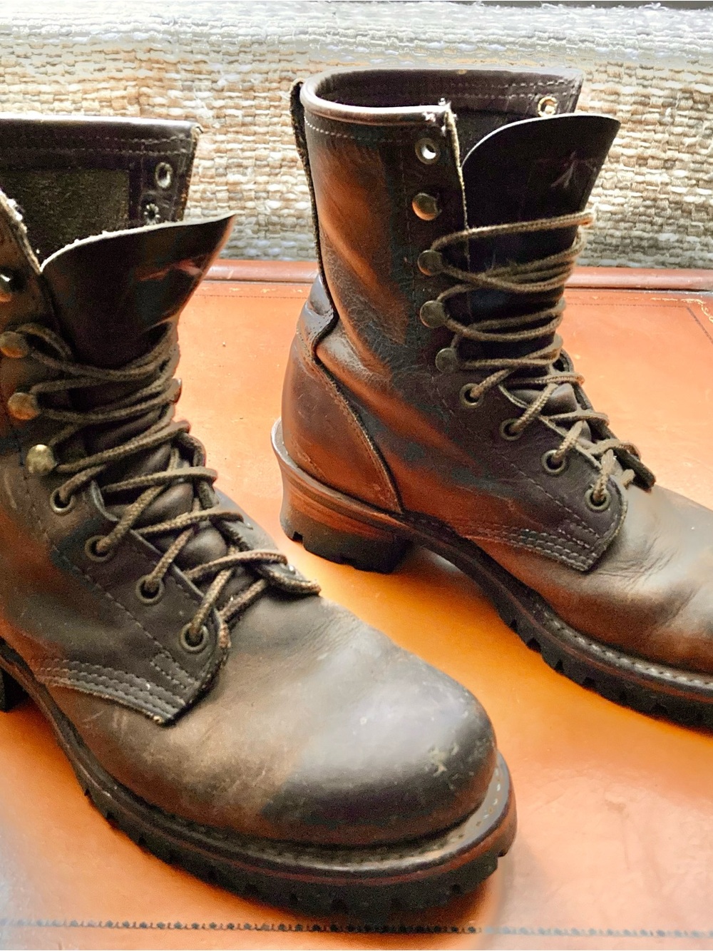 Frye Women's Logger Boots 8 - Picture 5 of 14